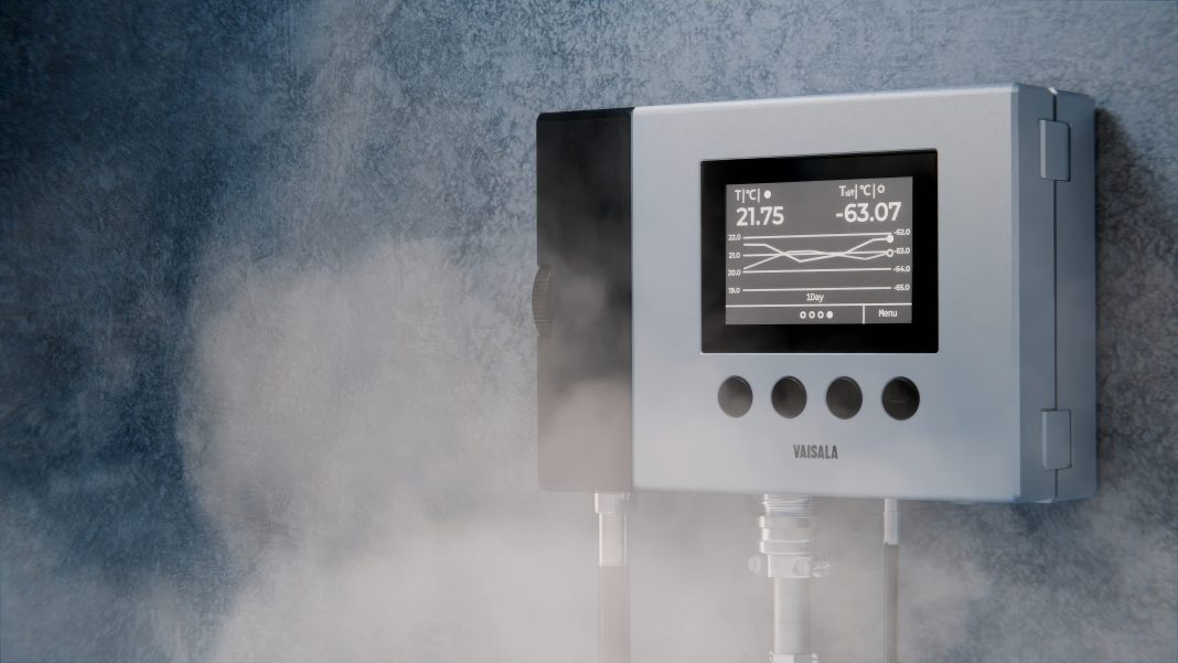 Vaisala's transmitter-display unit connects to dew point or RH probes with intrinsically safe 4-20 mA output for parameters such as dew point temp, ppm moisture or absolute moisture